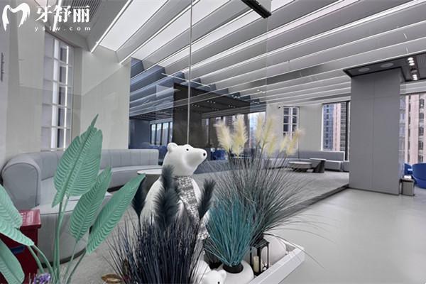 杭州中瑞聯(lián)合口腔種植牙多少錢？