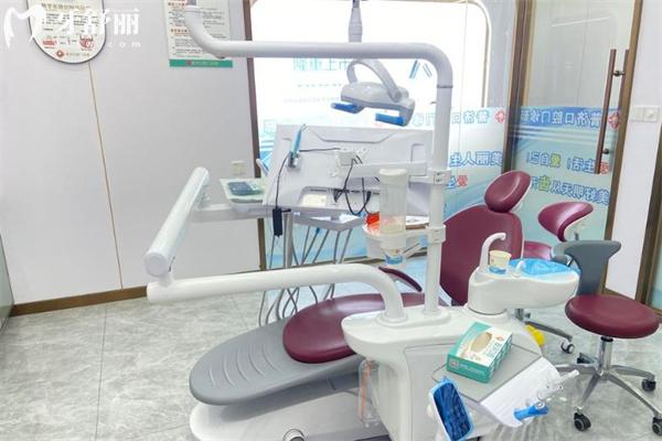 東莞橋頭普濟(jì)口腔醫(yī)院收費(fèi)高嗎?查詢價(jià)格表可知不貴而且技術(shù)口碑好很正規(guī)