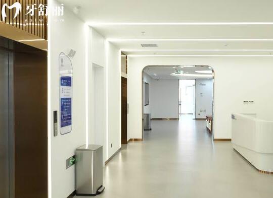 哈爾濱團(tuán)圓口腔是正規(guī)可靠的3級(jí)醫(yī)院,醫(yī)生看牙經(jīng)驗(yàn)足,種植牙/正畸好評(píng)不斷