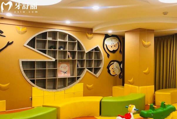 茂名致美口腔是正規(guī)的二級(jí)醫(yī)院,衛(wèi)健委資質(zhì)